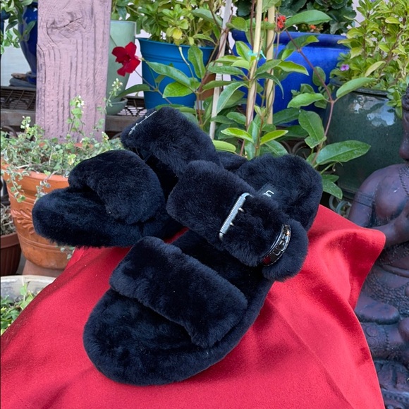 New UGG Brand Black Fuzz Yeah Slides Sz 8 - Picture 6 of 16